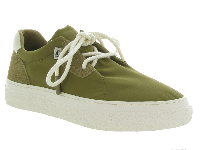 Armistice baskets et sneakers onyx pleat camel