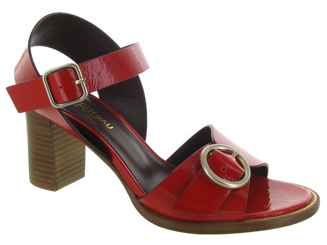 Avril gau nu pieds chlore rouge