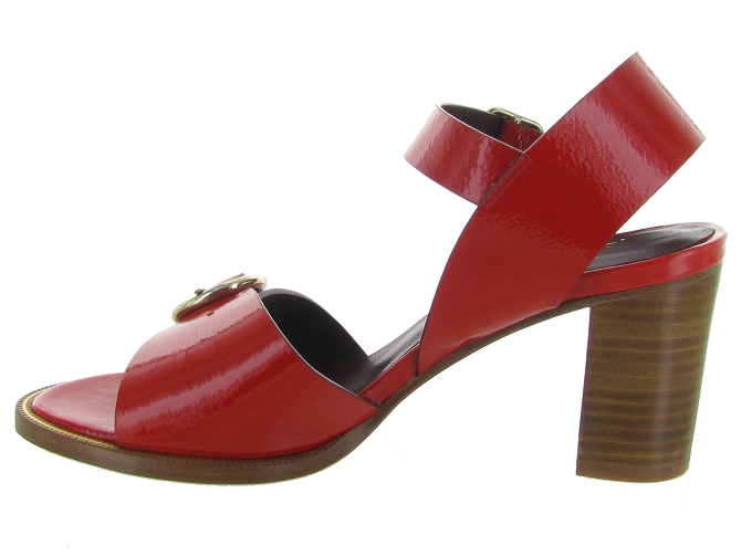 Avril gau nu pieds chlore rouge4833801_4