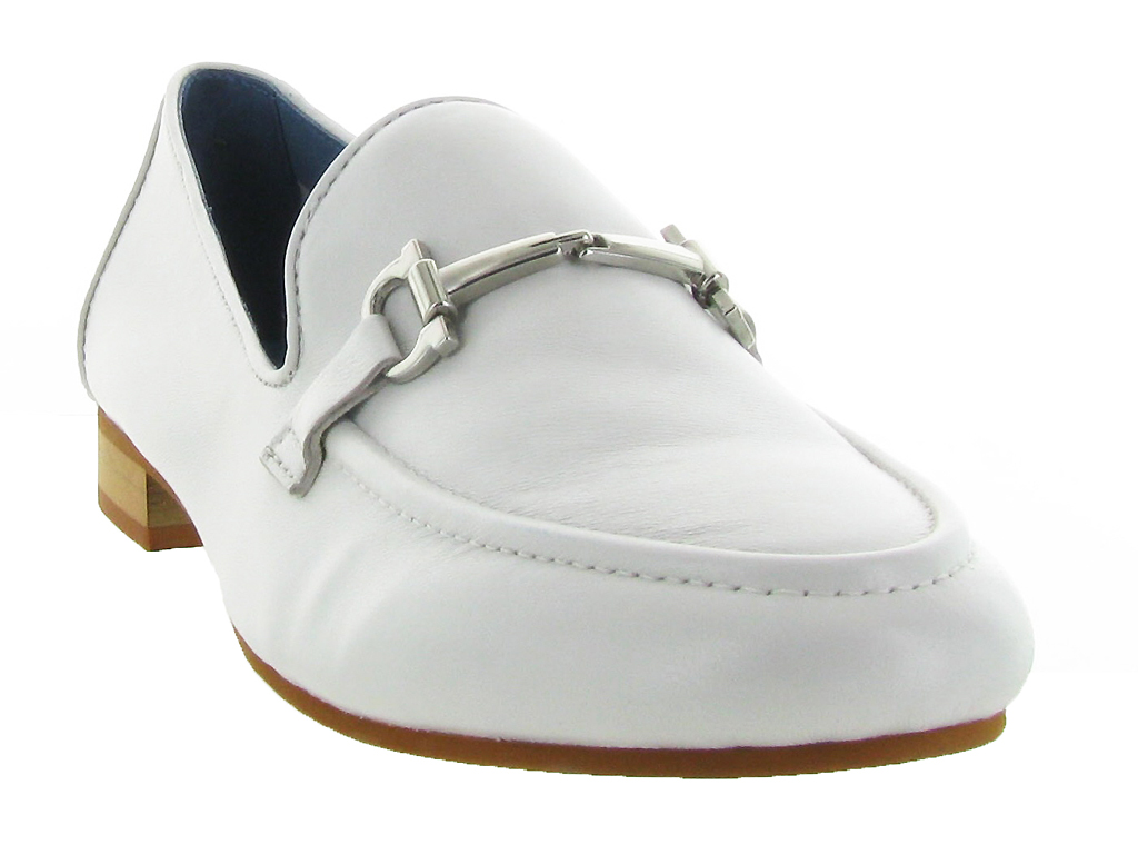 chaussures homme regarde le ciel